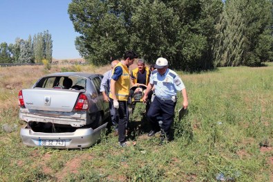 Sivas'ta Trafik Kazası Açıklaması 2 Yaralı