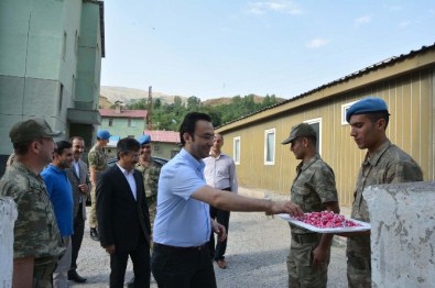 Vefalı Çataklılar Kaymakamlarını Uğurladı