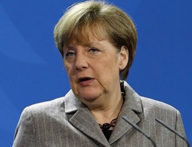 ABD Angela Merkel'i de dinledi