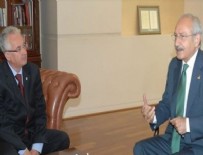 Kılıçdaroğlu 'kaçak oda'yı makamda kabul etti