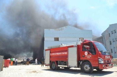 Kuşadası Devlet Hastanesi'nin Eski Binasında Yangın Çıktı