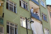 EVDE TEK BAŞINA - Malatya'da Yalnız Yaşayan Kadın Evde Ölü Bulundu