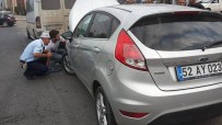 KARADENIZ SAHIL YOLU - Otomobilin Motoruna Sıkışan Yavru Kedi Kurtarıldı
