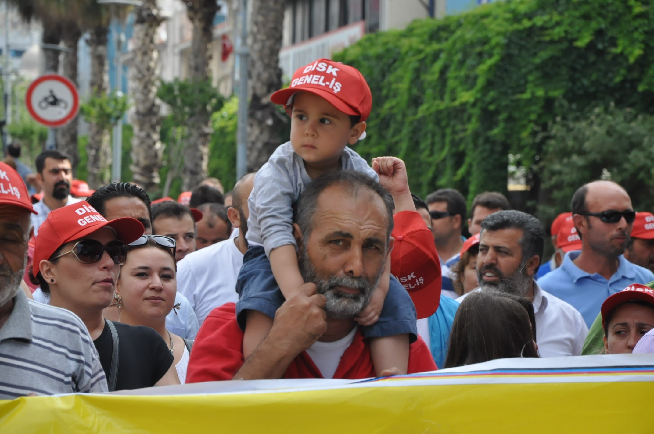 İzmir'de belediye işçileri iş bıraktı