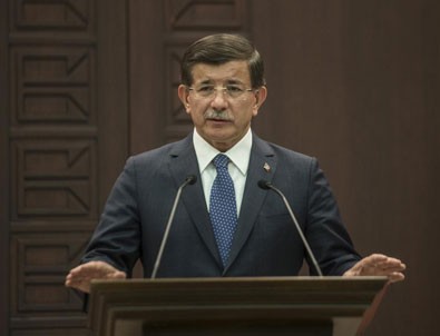Başbakan Davutoğlu: İlk bulgular canlı bomba ve DEAŞ'ı işaret etmektedir