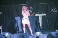 ECE SEÇKİN - Tatilciler ECE Seçkin İle Coştu