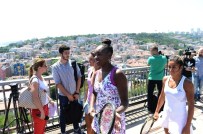 VENUS WILLIAMS - Ünlü Tenisçi 10 Yıl Sonra Boğaziçi Köprüsü'nde Raket Salladı