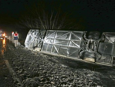 Kayseri'de yolcu otobüsü devrildi