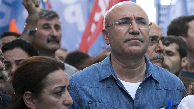 CHP'li Tanal Öcalan posteriyle terör yürüyüşünde