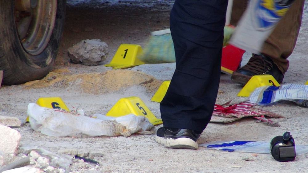 İstanbul'da Panik... Paketten Bomba Çıktı