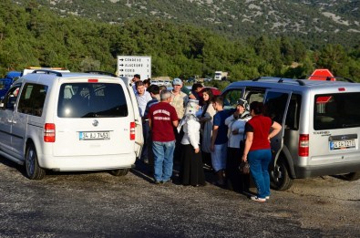 Akseki'de Trafik Kazası Açıklaması 3 Yaralı