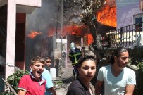 ELEKTRİK ÇARPMASI - Mutfak Tüpü Patladı, Bir Ev Tamamen Yandı