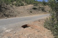 SÜTLÜCE - Tunceli'de Yol Kenarına Döşenen 120 Kiloluk Bomba İmha Edildi