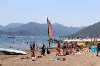 İÇMELER - Marmaris'te Termometreler 40'I Gösterdi