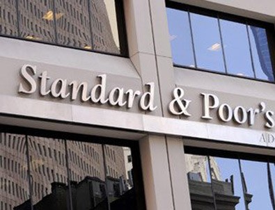 Standard & Poor's Yunanistan'ın notunu yükseltti