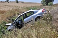 Yozgat'ta Otomobil Dereye Uçtu Açıklaması 1 Ölü, 1 Yaralı