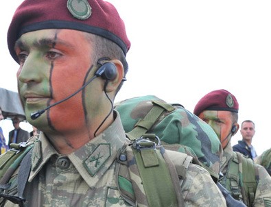 60 Bordo Bereli o köyü DAEŞ'in elinden aldı