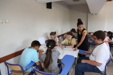 Çocuklar Haklarını Yaz Okullarında Öğreniyor