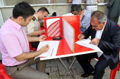 Kaymakam Ve Kurum Amirlerinden Kan Bağışı