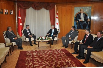 KKTC Başbakanı Kalyoncu, Görev Süresi Dolan Büyükelçi Akça'yı Kabul Etti