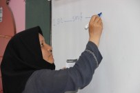 TÜRKÇE ÖĞRETMENI - Mültecilerin Türkçe Azmi