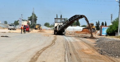 Suphi Türel Caddesi'nde Alt Ve Üst Yapı Çalışmaları Devam Ediyor