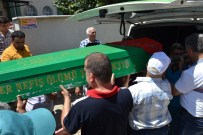 TURNE - Trenin Altında Kadının Cenazesi Toprağa Verildi