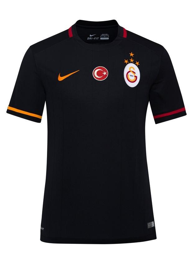 Galatasaray 4 yıldızlı formasını tanıttı