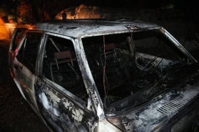 Ağrı'da Bir Araç Yakıldı