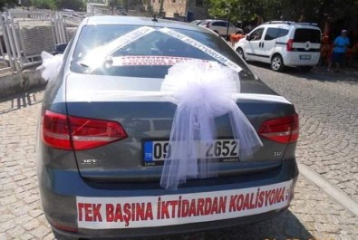 Aydınlı Damadın Siyasi Esprisi Okuyanları Gülümsetti