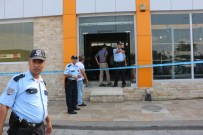 İBRAHİM ERGİN - Boşandığı Eşini Üzerine Tiner Döküp Yakmaya Çalıştı