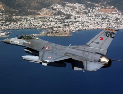 F-16'lar IŞİD mevzilerini ve PKK kamplarını vurdu