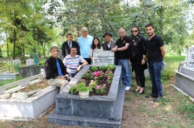 Necdet Güngörsün Ölümünün 8. Yıl Dönümünde Kabri Başında Anıldı