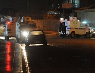 Şemdinli'de polise saldırı