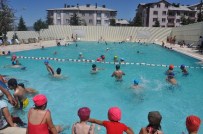 YÜZME KURSU - Seydişehir'de Yüzme Havuzuna Yoğun İlgi