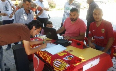 Taraftar Passolig Başvuru Standı Açtı