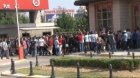 ŞAFAK OPERASYONU - Teröristin Cenazesini Almaya Gelen Grup Olay Çıkardı