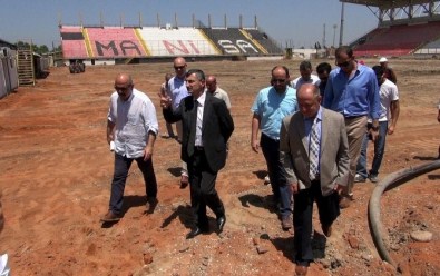 Vali Bektaş 19 Mayıs Stadyumu'nda İncelemelerde Bulundu