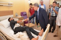 SÜLEYMAN KAHRAMAN - Vali Kahraman, Trafik Kazasında Yaralananları Ziyaret Etti