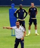 SHAKHTAR DONETSK - Fenerbahçe'de Van Persie Takımla Çalıştı