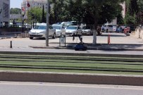 ALİ FUAT CEBESOY - Gaziantep Emniyet Müdürlüğü Önünde Bomba Paniği