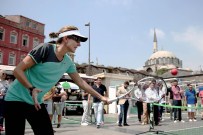 EMİNÖNÜ MEYDANI - Monica Seles, Minik Tenisçilerle Buluştu