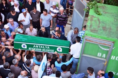 Paramotor Kazasında Ölen Onur Yılmaz Toprağa Verildi