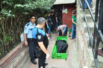AYASOFYA - Polislerin Kendisini Eve Götürmesini İstemeyen Alkollü Yaşlı Adam Tuvalette Ölü Bulundu
