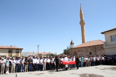 Sahilde Cesedi Bulunan Askerin Cenazesi Toprağa Verildi
