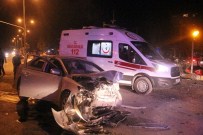 Sakarya'da İki Otomobil Kafa Kafaya Çarpıştı Açıklaması 3 Yaralı