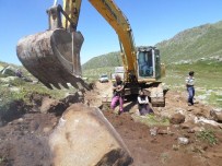 YEŞIL YOL - Samistal'de İş Makineleri Kontak Açtı
