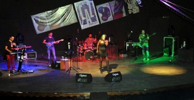 Aliağa'da Eylül Ayına Kadar 'Neşeli Günler'