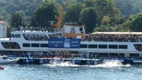 KURUÇEŞME - Boğaz'da Yüzücüler Kıyasıya Yarıştı