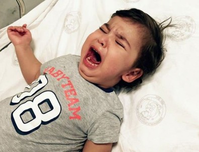 Erdoğan ve Davutoğlu minik Ömer için devrede